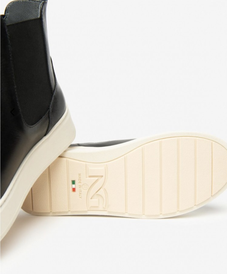 Stivaletti Chelsea in pelle e charm