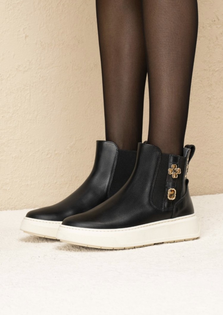 Stivaletti Chelsea in pelle e charm