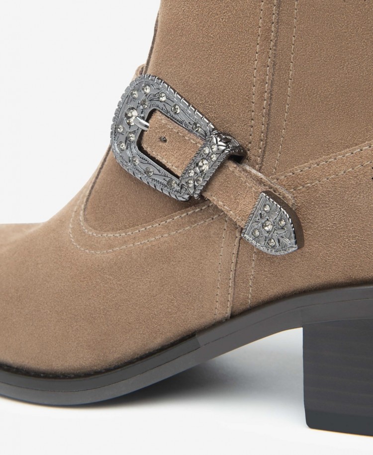 Stivaletti donna in camoscio NeroGiardini