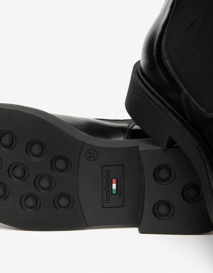 Stivaletto Chelsea in pelle NeroGiardini