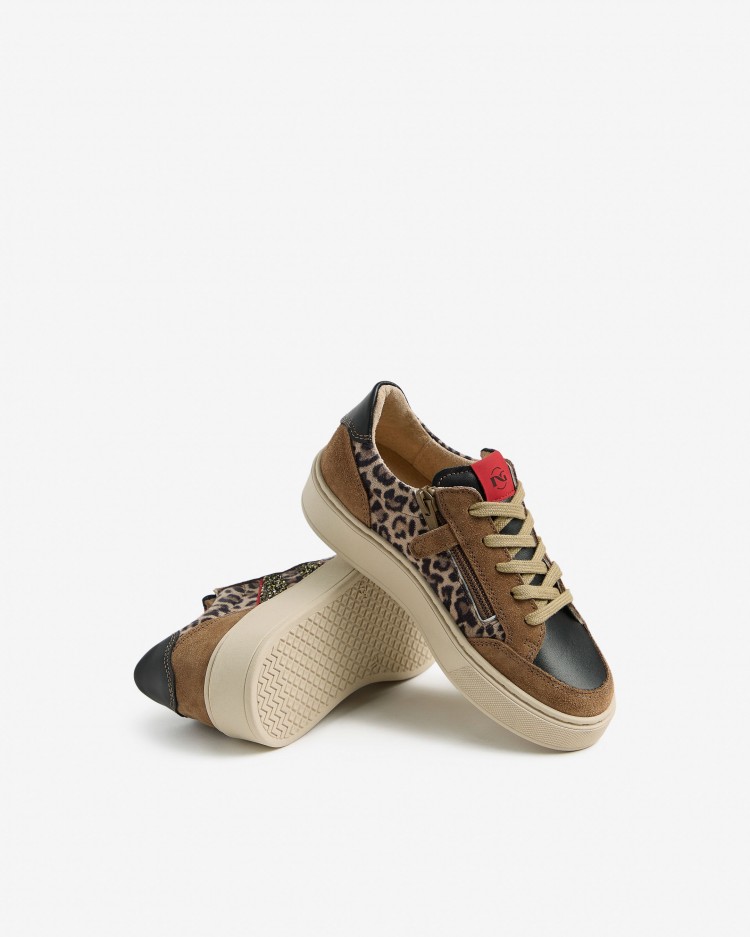 Sneakers bimba maculata in camoscio e pelle
