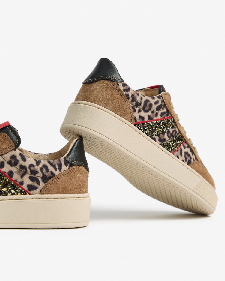 Sneakers bimba maculata in camoscio e pelle