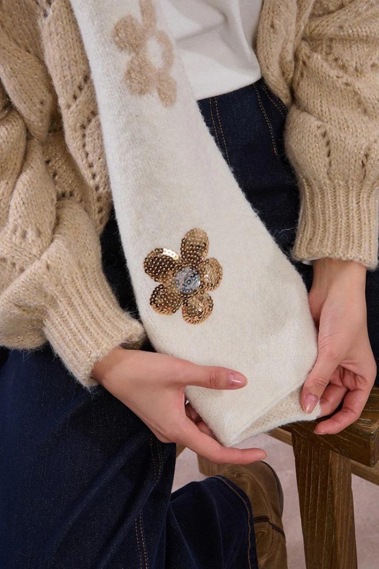 Sciarpa panna fiore Molly Bracken